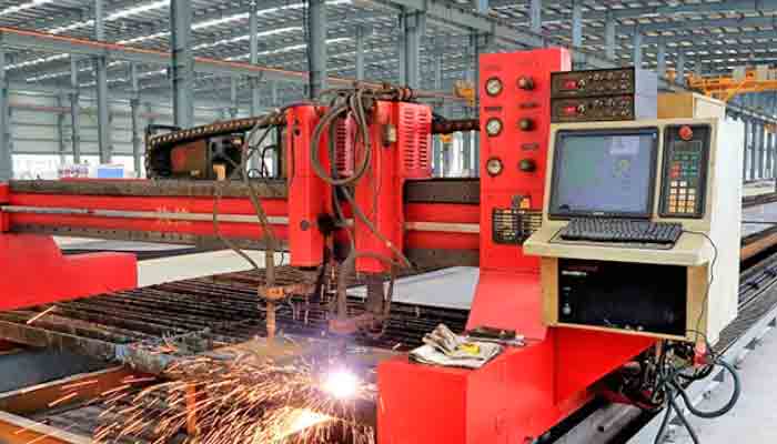 Overhead travelling cranes for CNC mills 