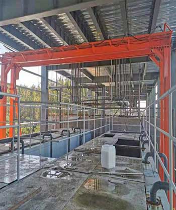 Double beam gantry crane for low clearance application
