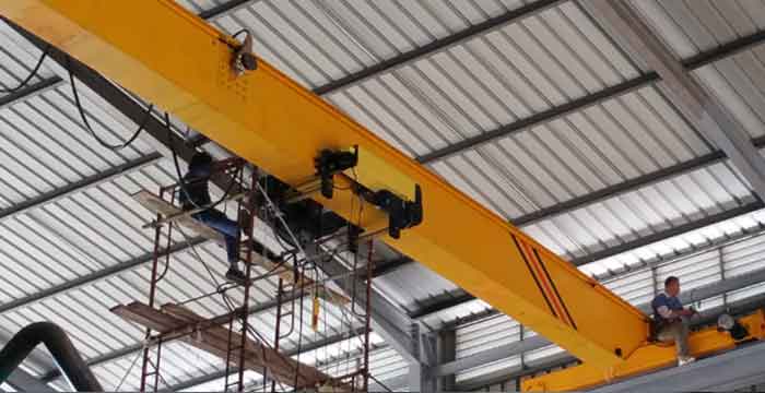 Place the overhead crane by truck crane after commissioning Place the overhead crane by truck crane after commissioning