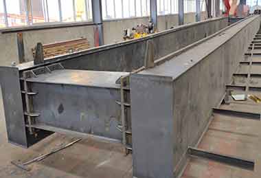 Main girder construction of double girder gantry crane 25 ton for precast manufacturing factory Poland