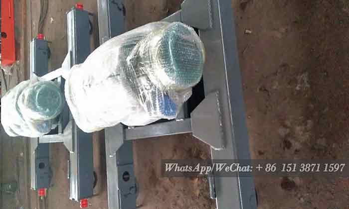 Duel hoist trolley for the synchronized hoist crane system