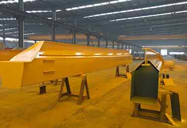 Main girder cut into two sections for delivery to Niger