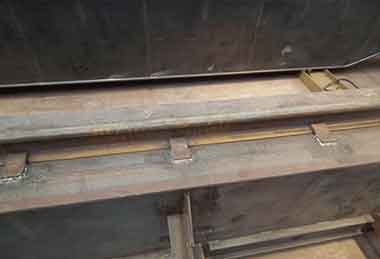 Pressure plate welded on the steel bearing beam 
