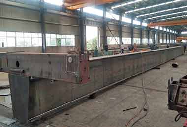 Production of main girder of remote control overhead crane for sale Australia 