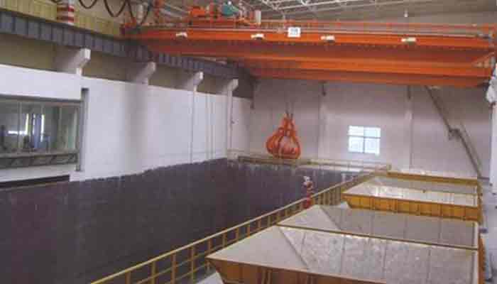Industrial bridge crane for waste handling 