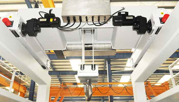 Innovative overhead clean room cranes