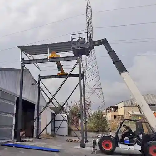 Freestanding bridge crane