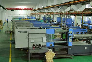 Single girder overhead crane for material handling in plastic injection workshop and maintenance workshop