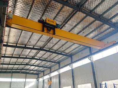 Low headroom hoist and low headroom crane combinition to achieve super lifting height in space limited workshop 