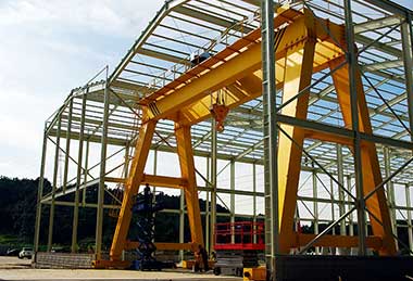 Double Girder Floor Mounted Gantry Cranes with SIngle Leg or Double Legs Design :