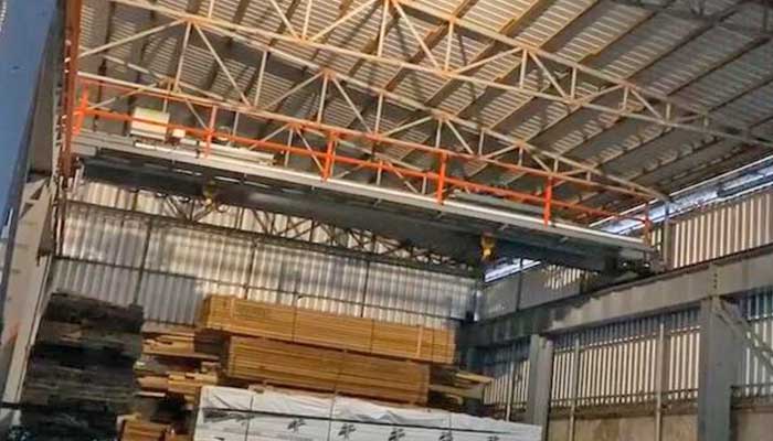 Overhead Bridge Crane vs. Floor Material Handling Equipment