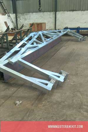 Steel frame of outdoor crane roof