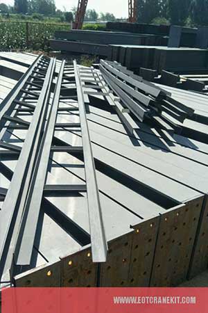 Steel frame of freestanding bridge crane roof