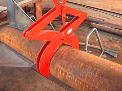 Overhead crane with clamp for steel pipe handling Overhead crane with clamp for steel pipe handling