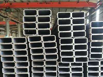 Single girder overhead crane for square steel pipe handling  Single girder overhead crane for square steel pipe handling