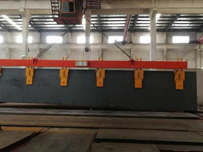 Overhead bridge crane with duel function lifting magnetic for vertical steel plate handling