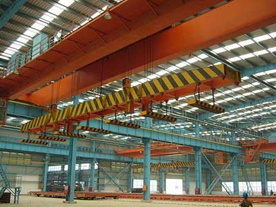 Magnetic beam Gantry cranes with magnetic lifters for round billets