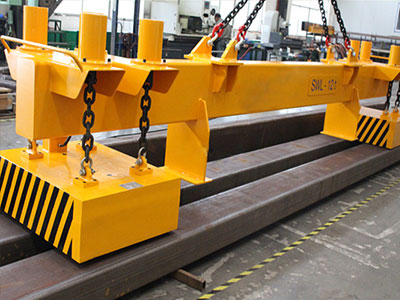 Steel round billets on magnetic bridge crane Steel round billets on magnetic bridge crane