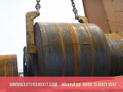 Gantry cranes with two-sided coil lifter for outdoor horizontal eye stel coil handling 