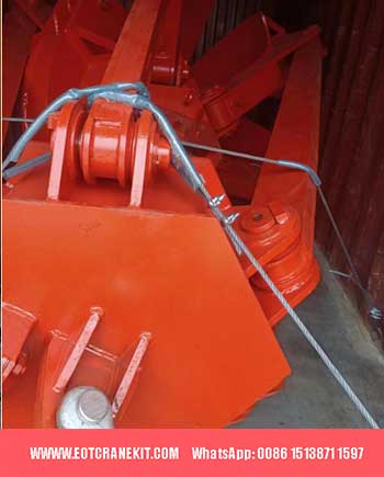 fastened grab bucket in continer for delivery to Libya 