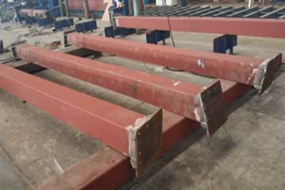 Supporting leg of single leg gantry crane 