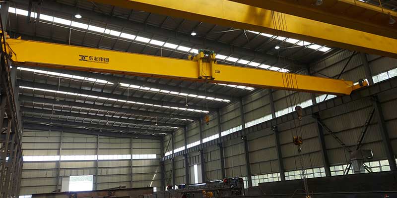  2.8 ton single girder overhead crane with partically placed electric hoist for low headroom application
