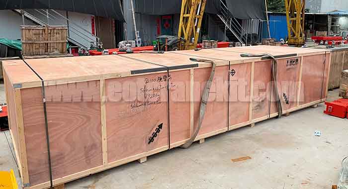 300kg slewing cantilever crane packed into wooden box for delivery  300kg slewing cantilever crane packed into wooden box for delivery