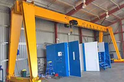 Single Girder Gantry Crane on Rails: 