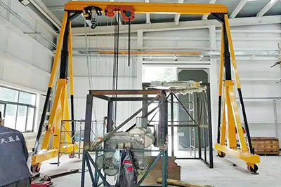 Mobile Free Standing Gantry Crane: