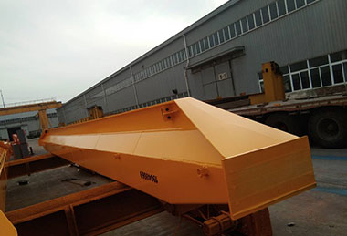 Painted of 5 ton overhead crane with top running crane design 