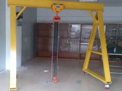 Manual Gantry Hoists: