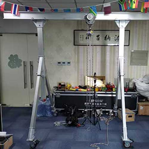 Adjustable Span Small Gantry on Wheels Adjustable Span Small Gantry on Wheels