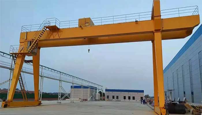 5 ton double girder gantry crane, compared with 5 ton single girder gantry crane, can be used for material handling with longer span or heavier weight