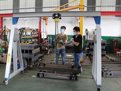 Aluminum indoor gantry crane for sale