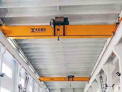 Single girder overhead crane on rails