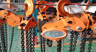 Manual Chain Hoists (Hand Chain Hoists): 
