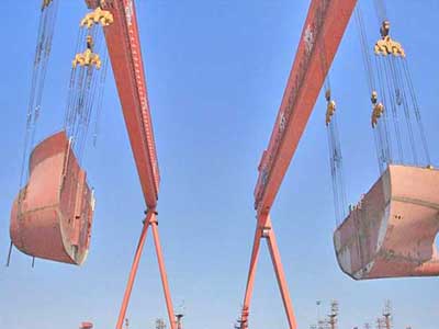 Water-Resistant Cranes for Marine and Shipbuilding: