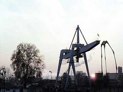Typical Crane Used: Gantry Cranes, Pedestal Cranes. Typical Crane Used: Gantry Cranes, Pedestal Cranes.