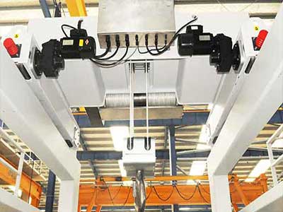 Corrosion-Resistant Cranes: Corrosion-Resistant Cranes: