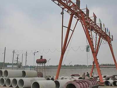 Truss crane for precast concrete yard 