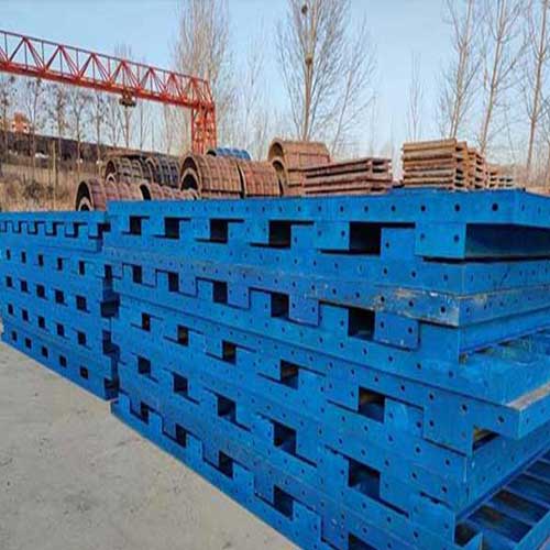 Typical Applications of Overhead Gantry Cranes in large formwork outdoor storage yard  Typical Applications of Overhead Gantry Cranes in large formwork outdoor storage yard