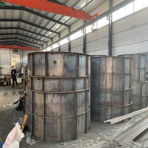 Typical Applications of Overhead Cranes in large formwork manufacturing workshops  Typical Applications of Overhead Cranes in large formwork manufacturing workshops