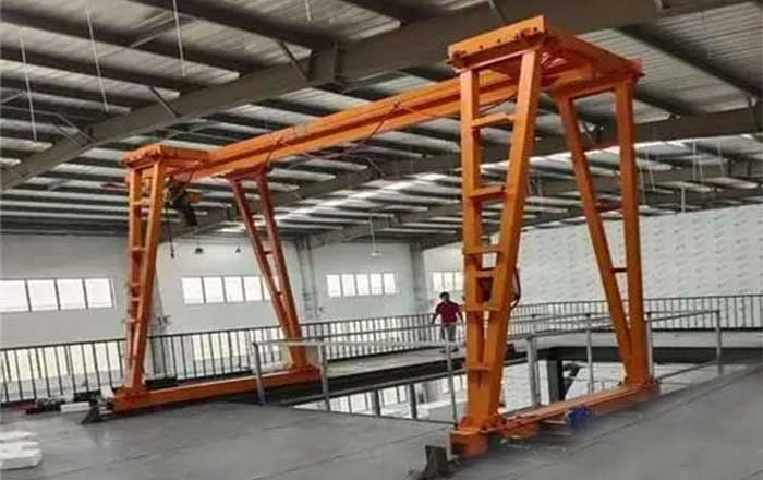 Small rail workshop gantry cranes
