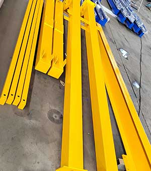 Portable gantry crane frame Portable gantry crane frame