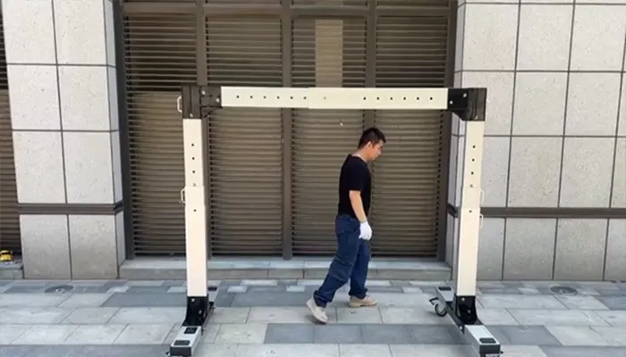 Portable aluminum gantry crane with T frame gantry design with high stability.  Portable aluminum gantry crane with T frame gantry design with high stability.