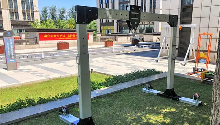 Portable aluminum gantry crane can be swithced into freestanding gantry crane mold with high versatility.  Portable aluminum gantry crane can be swithced into freestanding gantry crane mold with high versatility.