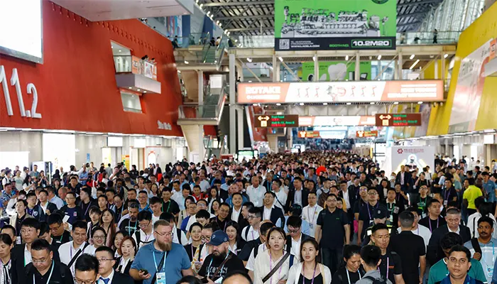 intence competition at canton fair, buy electric overhead bridge crane at cost-effective price in China