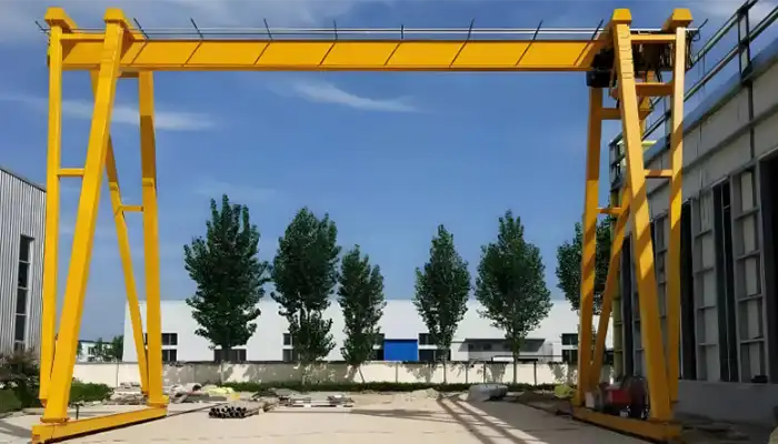 Outdoor Goliath Cranes: Outdoor Goliath Cranes: