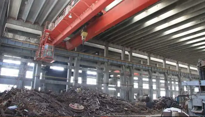 Electromagnetic Overhead Cranes Used for Steel Scrap Handling Electromagnetic Overhead Cranes Used for Steel Scrap Handling