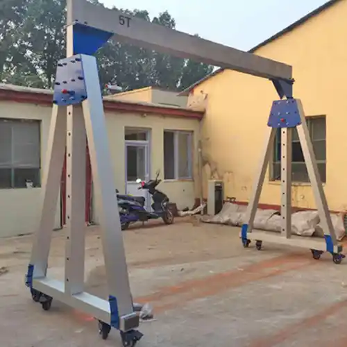 Adjustable aluminum gantry crane